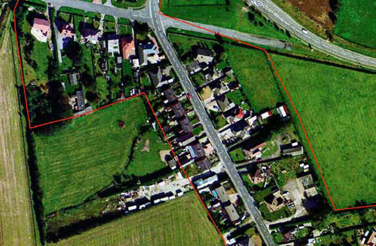 Figure 1: Early to mid 20th century ribbon development between Hatfield Woodhouse and Hatfield. Each property has both vehicular access to a main road, off-road parking, gardens to front and rear and is connected directly to open countryside.