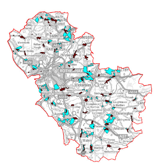 Figure 3: Late 20th Century Private Suburbs (blue) and Nucleated Historic Settlements (brown), which provide attractive locations for better off commuters